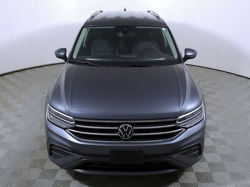 Used 2024 Volkswagen Tiguan SE w/ MDO Package, Three-Row FWD image 4