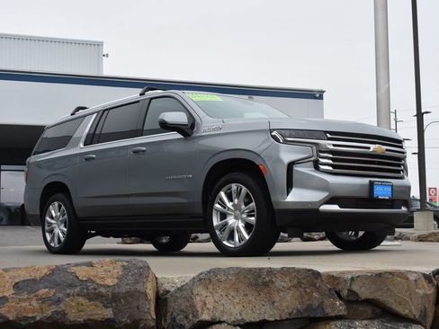 Certified 2023 Chevrolet Suburban High Country w/ Premium Package 2 image 3