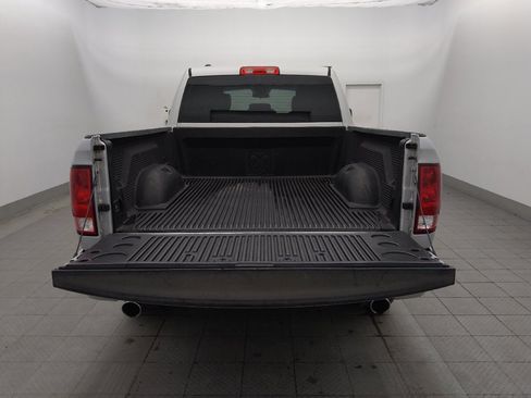 Used 2018 RAM 1500 Express RWD image 29