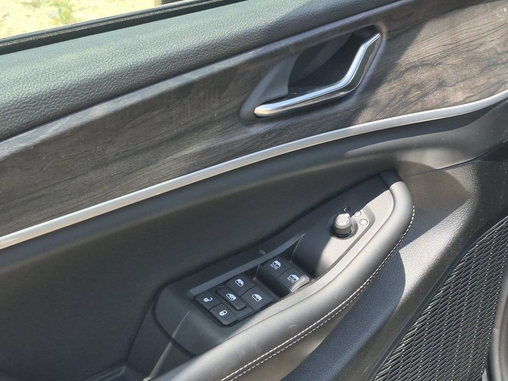 New 2026 Jeep Grand Cherokee L 2WD image 13