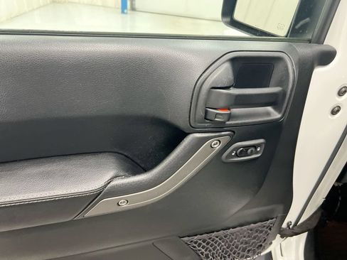 Used 2017 Jeep Wrangler Sport AWD/4WD image 19