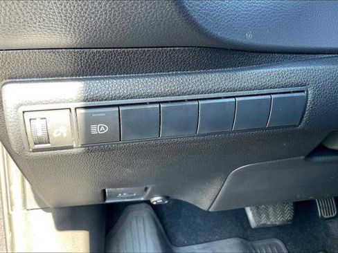 Certified 2023 Toyota Corolla SE FWD image 32