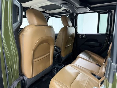 Used 2023 Jeep Gladiator Overland w/ Popular Equipment Package image 16