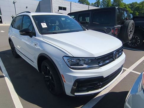 Used 2021 Volkswagen Tiguan SE AWD/4WD image 4