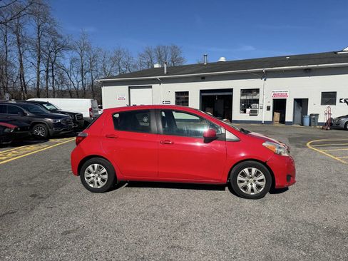 Used 2014 Toyota Yaris LE image 19
