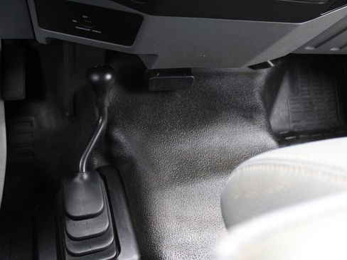 Used 2016 Ford F550 4x4 Regular Cab Super Duty image 17