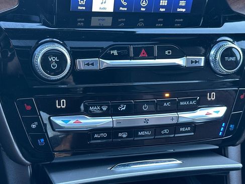 Used 2021 Ford Explorer King Ranch w/ Premium Technology Package image 22