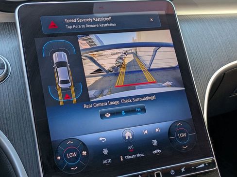 Used 2025 Mercedes-Benz C 300 4MATIC Sedan image 15