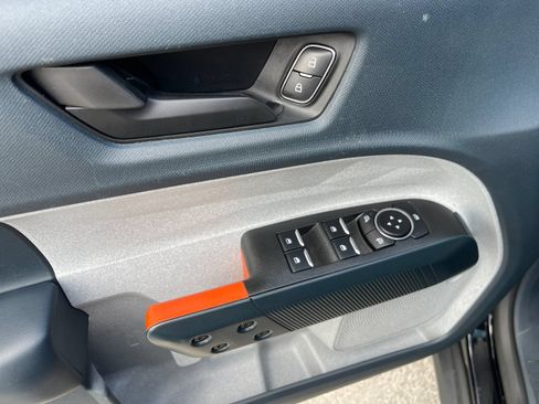 Used 2023 Ford Maverick XLT FWD image 12