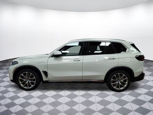 Used 2025 BMW X5 xDrive50e w/ Parking Assistance Package image 2