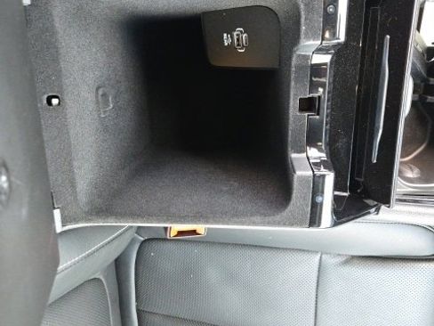 Used 2024 Jeep Grand Cherokee L Overland w/ Advanced Protech Group III image 39