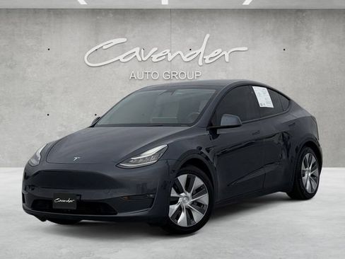 Used 2021 Tesla Model Y Long Range image 1