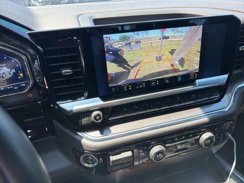 Used 2023 Chevrolet Silverado 1500 High Country w/ High Country Premium Package AWD/4WD image 6