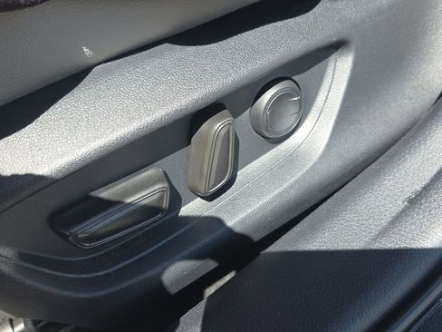 Used 2025 Toyota Camry SE FWD image 16