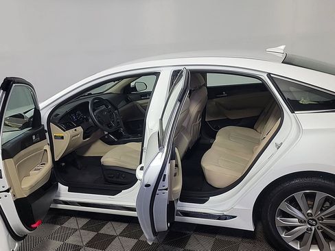 Used 2017 Hyundai Sonata Sport FWD image 15