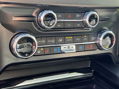 New 2026 Ford F250 Platinum w/ Tremor Off-Road Package image 21