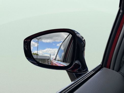 New 2025 Chrysler Pacifica Select FWD image 18