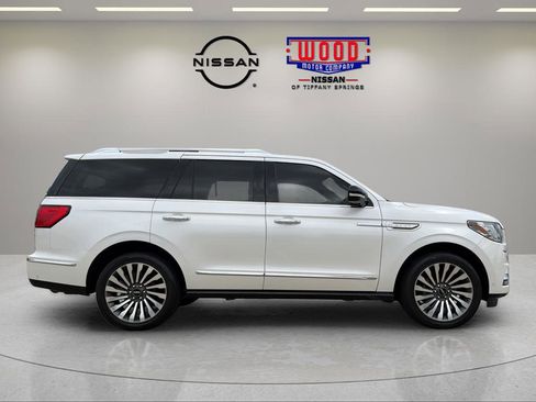 Used 2019 Lincoln Navigator Reserve AWD/4WD image 2