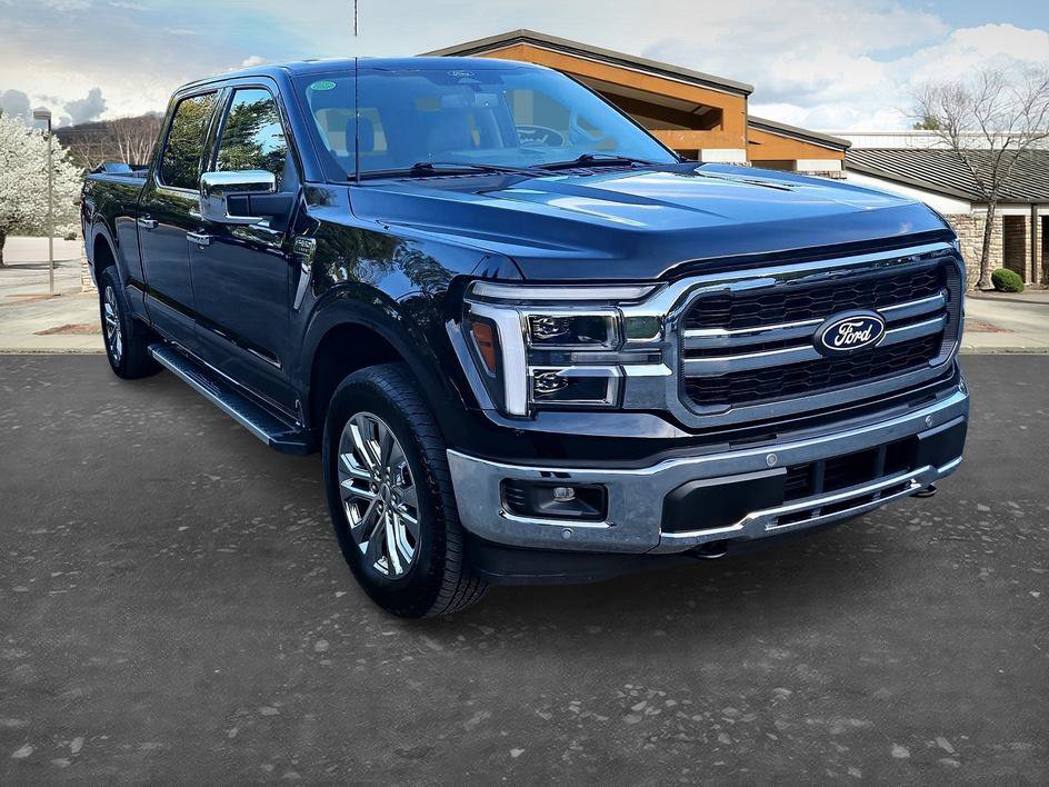 Used 2025 Ford F150 Lariat w/ Equipment Group 502A High AWD/4WD image 3