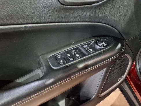 Used 2021 Jeep Compass Latitude w/ Sun and Sound Group AWD/4WD image 19