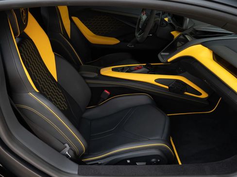 Used 2024 Lamborghini Revuelto AWD/4WD image 62