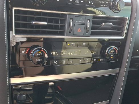 Certified 2024 INFINITI QX80 Premium Select w/ Cargo Package image 17