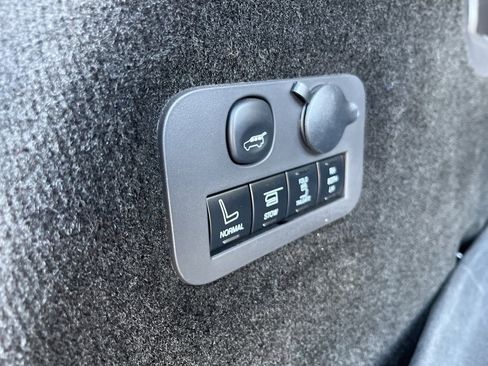 Used 2019 Lincoln MKT AWD image 57