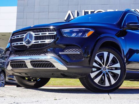 Used 2025 Mercedes-Benz GLE 450e 4MATIC image 2