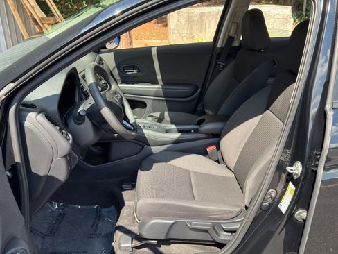 Used 2019 Honda HR-V LX image 15