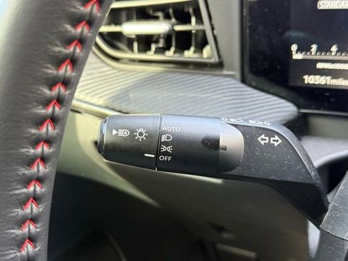 Certified 2025 Nissan Kicks SR image 21