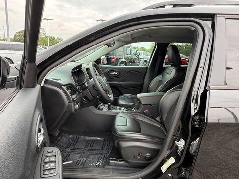 Used 2022 Jeep Cherokee Trailhawk w/ Trailer Tow Group AWD/4WD image 13