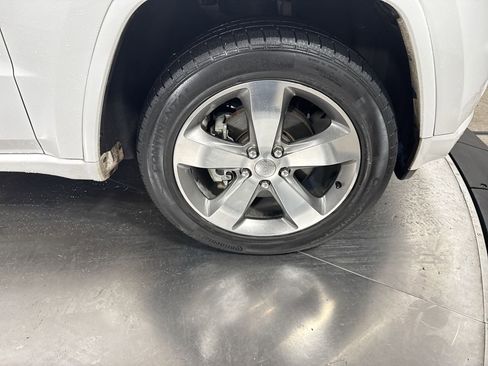 Used 2014 Jeep Grand Cherokee Overland w/ Advanced Technology Group image 14