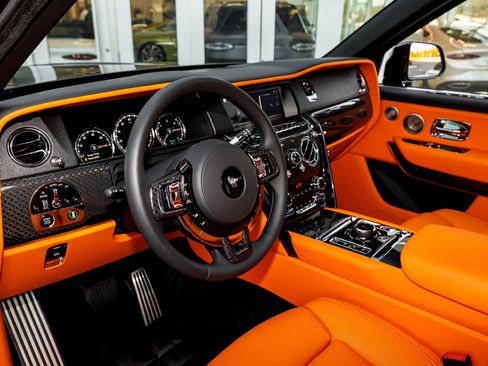 Certified 2024 Rolls-Royce Cullinan Black Badge w/ Driver's Package image 26