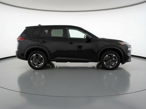 Used 2025 Nissan Rogue SV FWD image 11