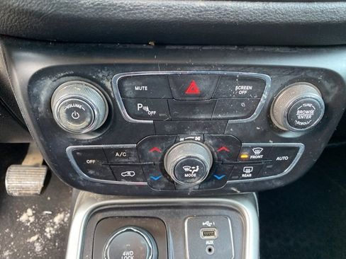 Certified 2019 Jeep Compass Latitude w/ Cold Weather Group image 26