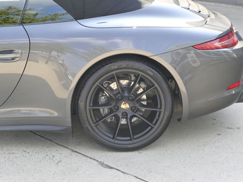 Used 2016 Porsche 911 Carrera 4 image 10