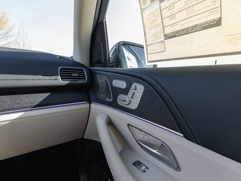 New 2026 Mercedes-Benz GLS 450 4MATIC image 21