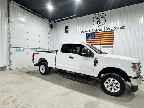Used 2022 Ford F250 XLT w/ Snow Plow/Camper Package AWD/4WD image 2
