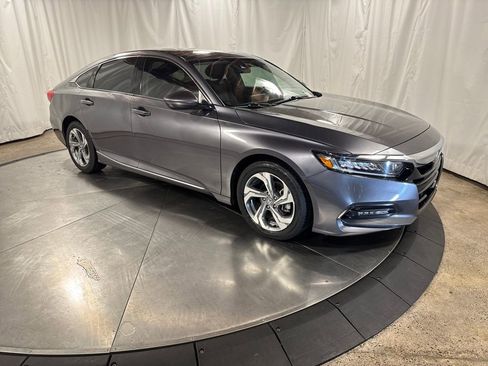 Used 2018 Honda Accord EX image 11