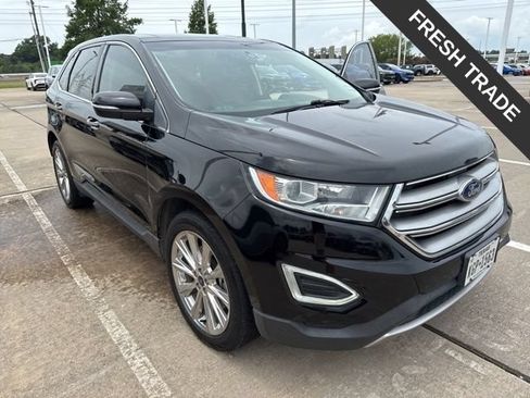 Used 2017 Ford Edge Titanium w/ Equipment Group 301A FWD image 2