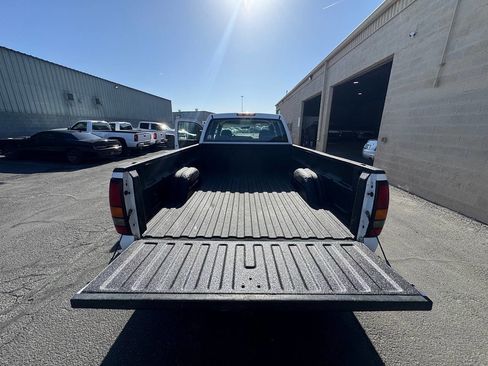 Used 2006 GMC Sierra 2500 W/T w/ Heavy-Duty Power Package RWD image 33