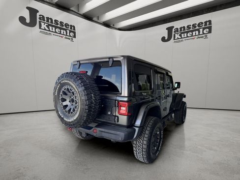 Used 2021 Jeep Wrangler Unlimited Rubicon AWD/4WD image 3