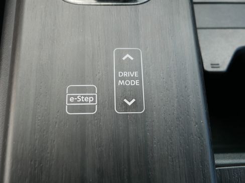 Certified 2023 Nissan Ariya AWD image 31
