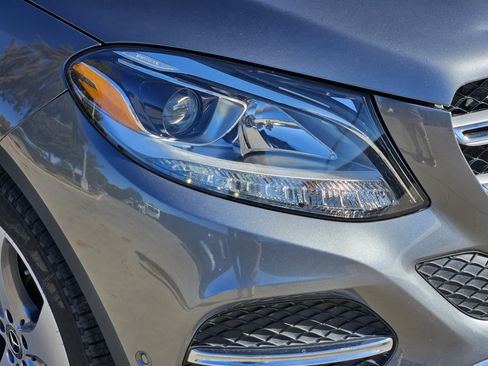 Used 2019 Mercedes-Benz GLE 400 4MATIC image 6