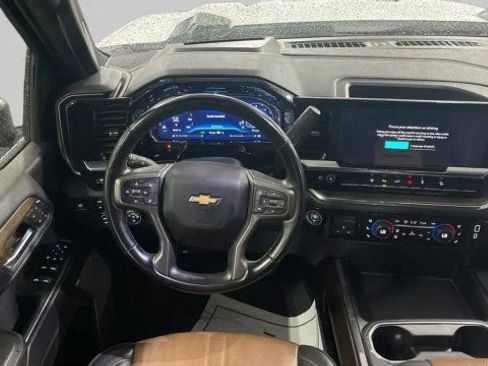 Used 2024 Chevrolet Silverado 2500 High Country w/ High Country Premium Package AWD/4WD image 17