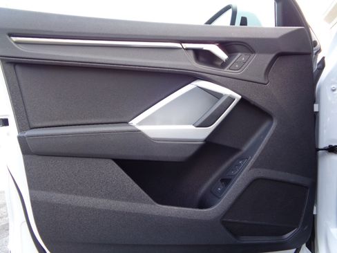 Used 2024 Audi Q3 2.0T Premium image 13