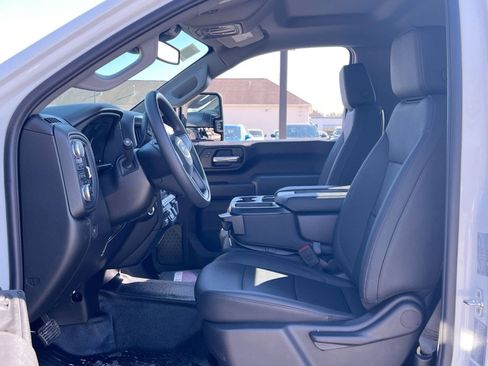 New 2025 GMC Sierra 2500 Pro image 8