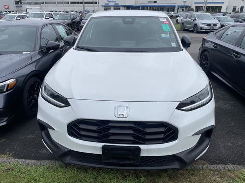 Used 2023 Honda HR-V Sport image 2