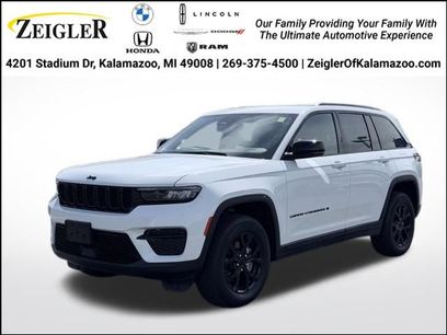 Used 2025 Jeep Grand Cherokee Altitude