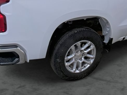 Certified 2023 Chevrolet Silverado 1500 LT w/ Z71 Off-Road Package image 12